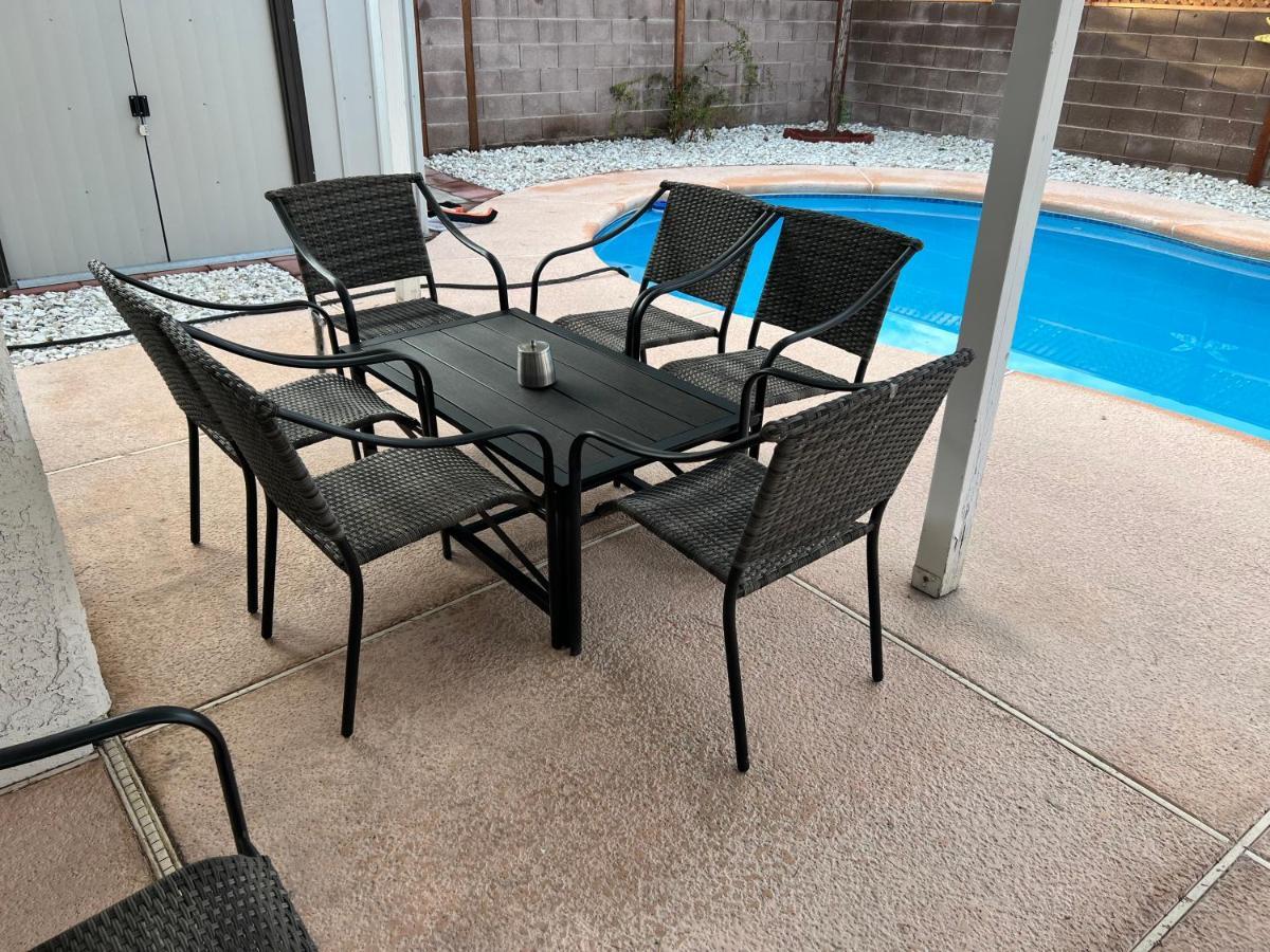 Large Pool & Patio Cozy Single Story Family House Villa Las Vegas Exterior photo